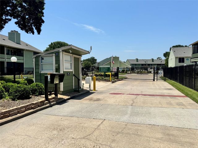 14777 Wunderlich Drive 103, Houston, TX 77069