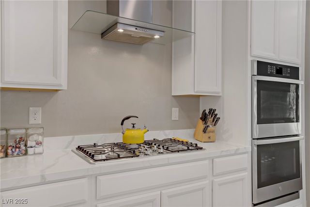 8 Reflection Cove Drive, Henderson, NV 89011