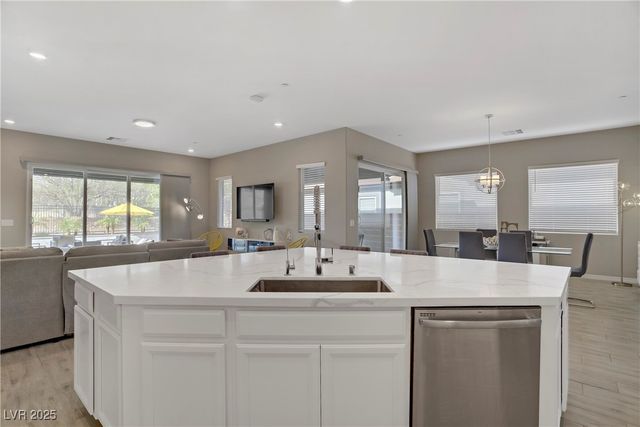 8 Reflection Cove Drive, Henderson, NV 89011