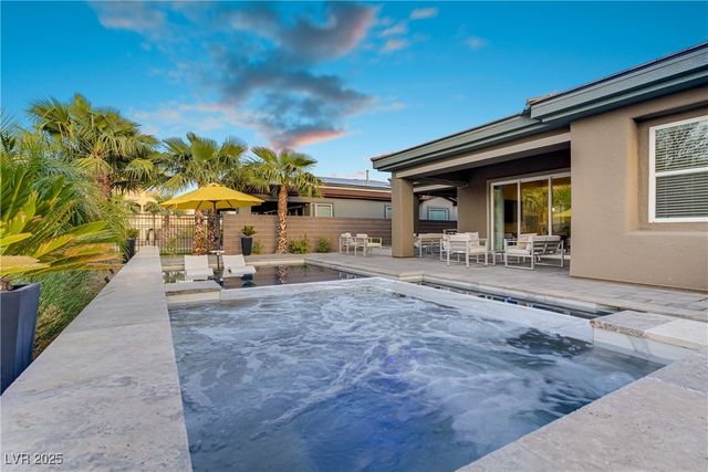 8 Reflection Cove Drive, Henderson, NV 89011