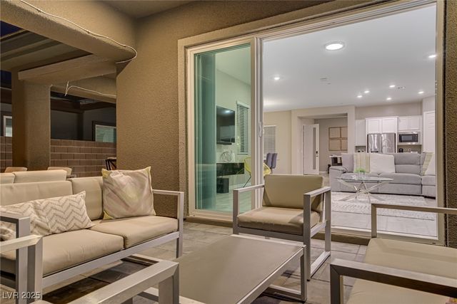 8 Reflection Cove Drive, Henderson, NV 89011