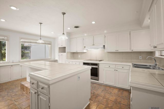 10566 Goodwood Blvd, Baton Rouge, LA 70815