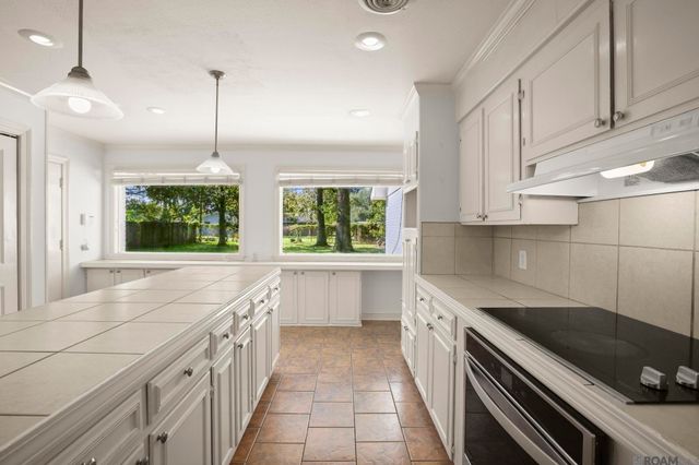 10566 Goodwood Blvd, Baton Rouge, LA 70815
