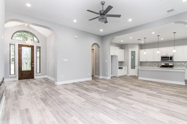 234 Hampton Glen Rd, Montgomery, TX 77356