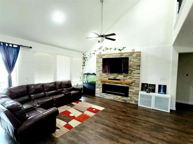 15821 Cinca Terra DR, Bee Cave, TX 78738