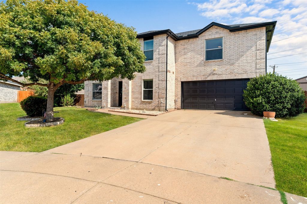 2216 Annalea Court, Grand Prairie, TX 75052