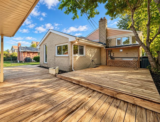 3814 W Sherwin Avenue, Lincolnwood, IL 60712