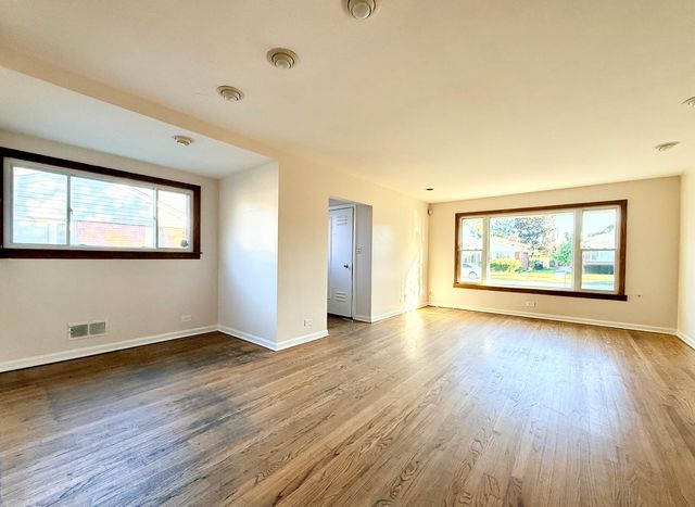 3814 W Sherwin Avenue, Lincolnwood, IL 60712