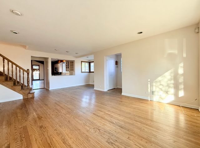 3814 W Sherwin Avenue, Lincolnwood, IL 60712