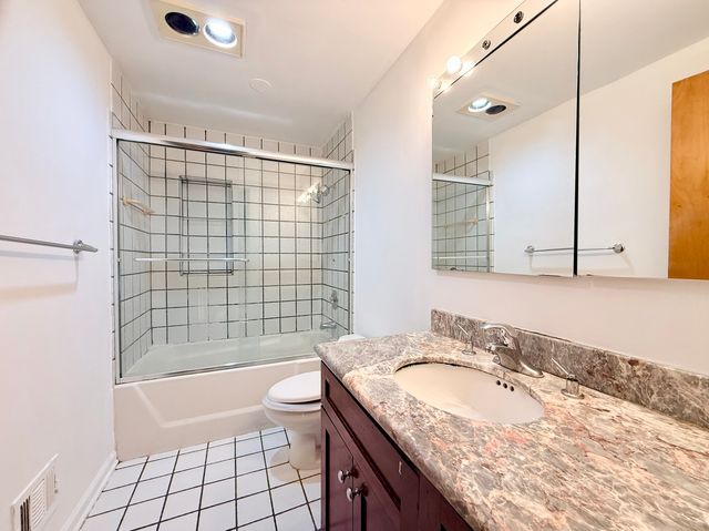 3814 W Sherwin Avenue, Lincolnwood, IL 60712