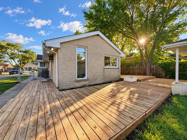 3814 W Sherwin Avenue, Lincolnwood, IL 60712