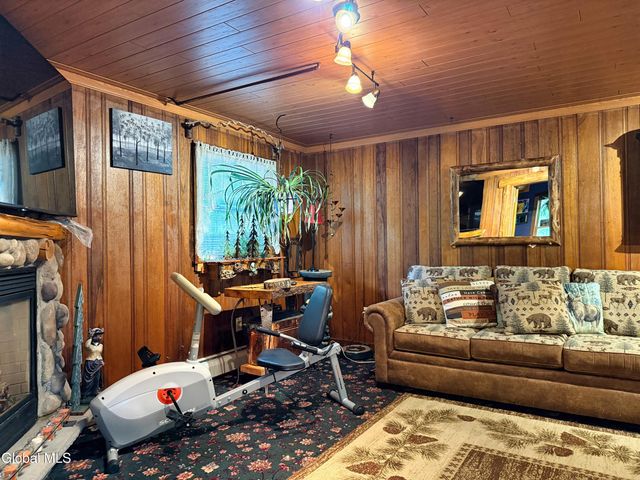 5-7 Parkview Avenue, Queensbury, NY 12804