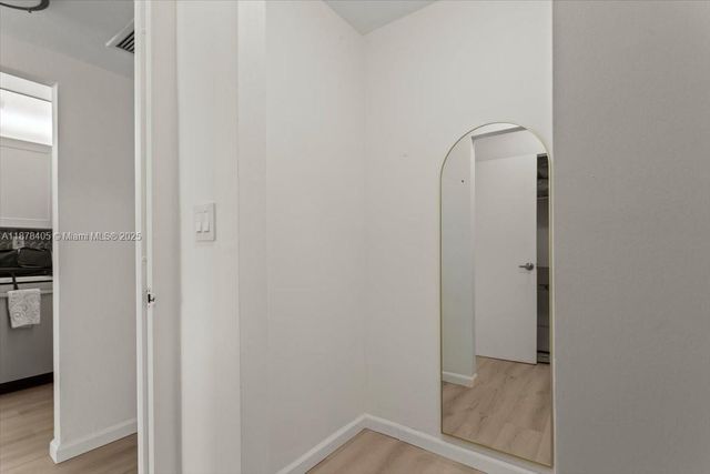 2899 Collins Ave 1104, Miami Beach, FL 33140