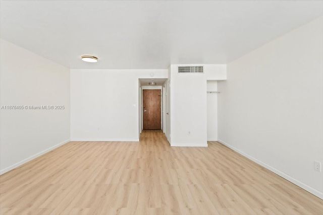 2899 Collins Ave 1104, Miami Beach, FL 33140