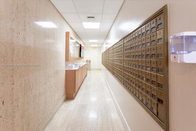 2899 Collins Ave 1104, Miami Beach, FL 33140