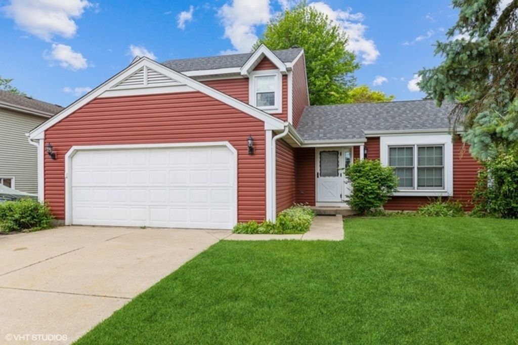 664 Regent Drive, Crystal Lake, IL 60014