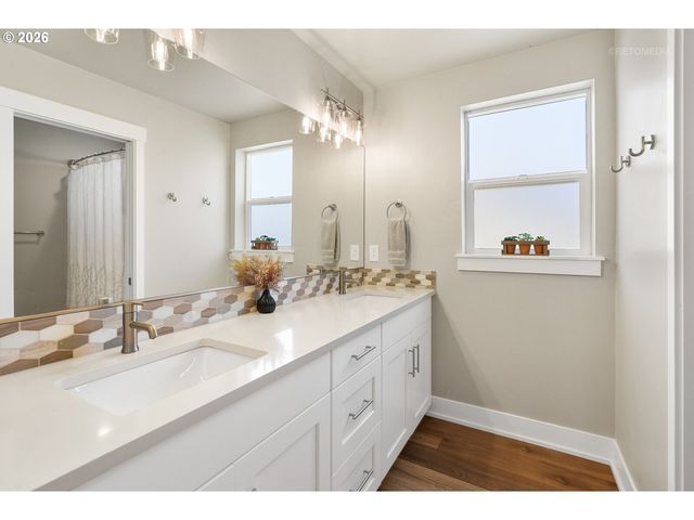 4463 Se 62ND Ave, Hillsboro, OR 97123