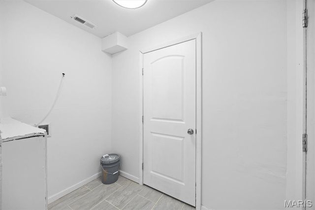 47 E Adams Drive, East St Louis, IL 62206