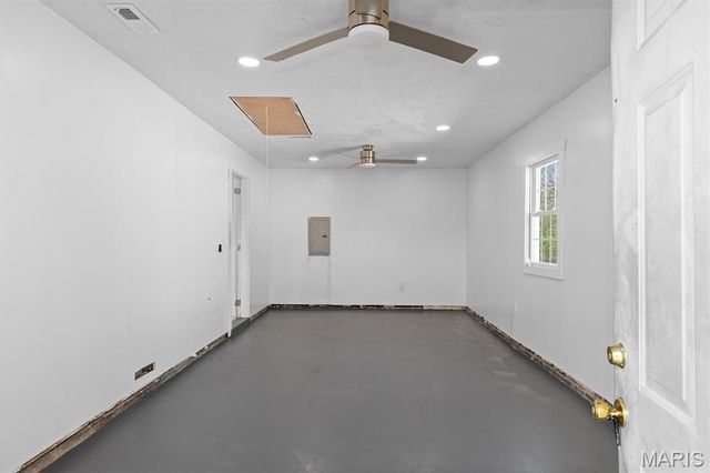 47 E Adams Drive, East St Louis, IL 62206