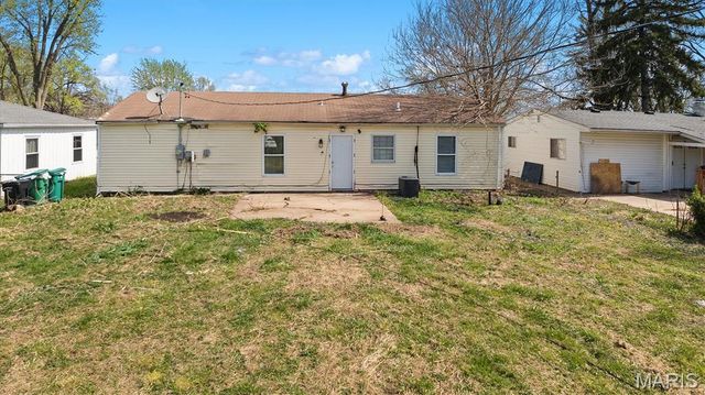 47 E Adams Drive, East St Louis, IL 62206