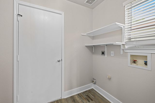 105 Lakemont DR, Hutto, TX 78634