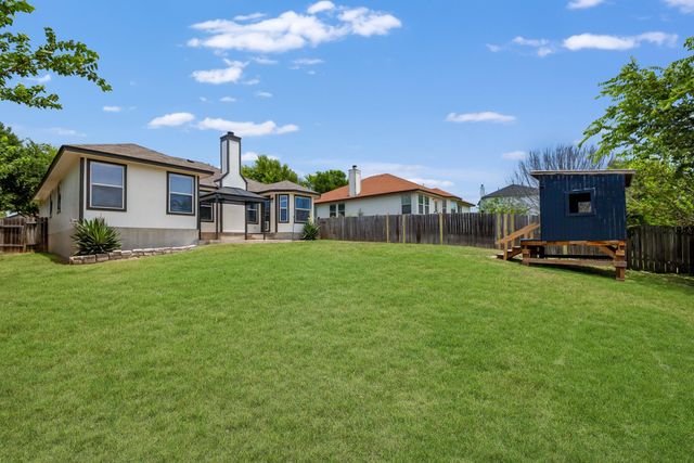 105 Lakemont DR, Hutto, TX 78634