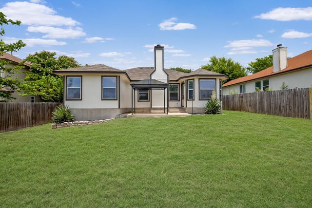 105 Lakemont DR, Hutto, TX 78634