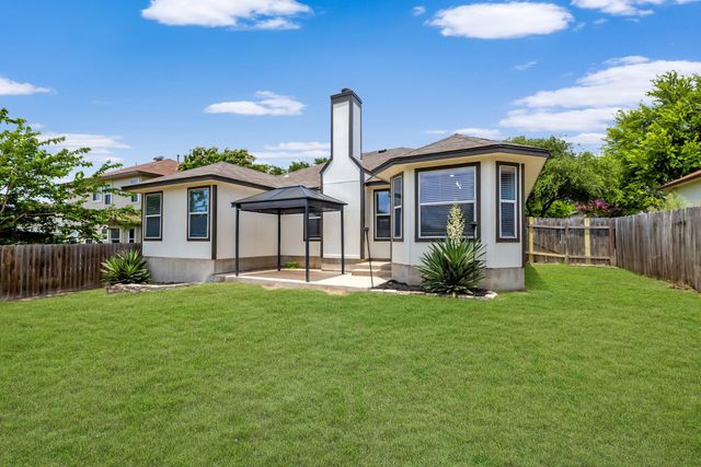 105 Lakemont DR, Hutto, TX 78634