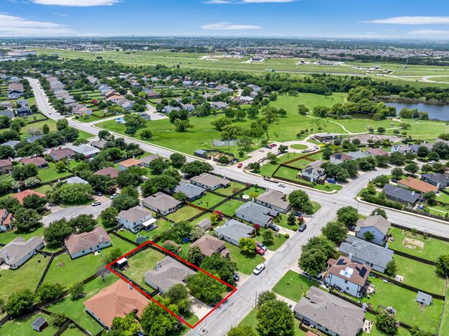 105 Lakemont DR, Hutto, TX 78634