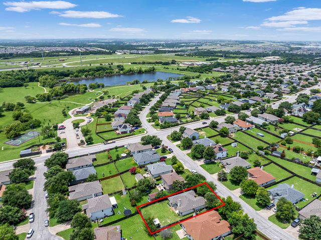 105 Lakemont DR, Hutto, TX 78634