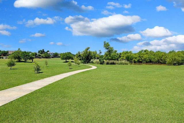 105 Lakemont DR, Hutto, TX 78634