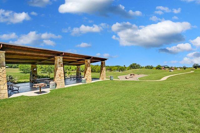 105 Lakemont DR, Hutto, TX 78634