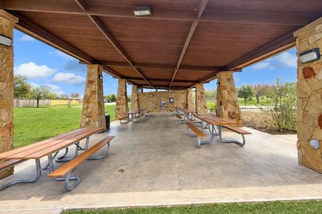 105 Lakemont DR, Hutto, TX 78634