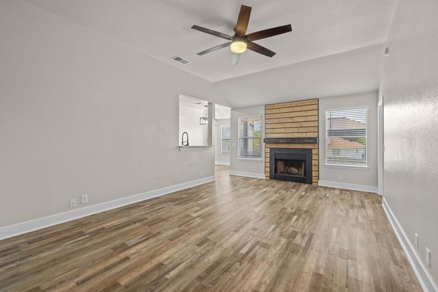 105 Lakemont DR, Hutto, TX 78634