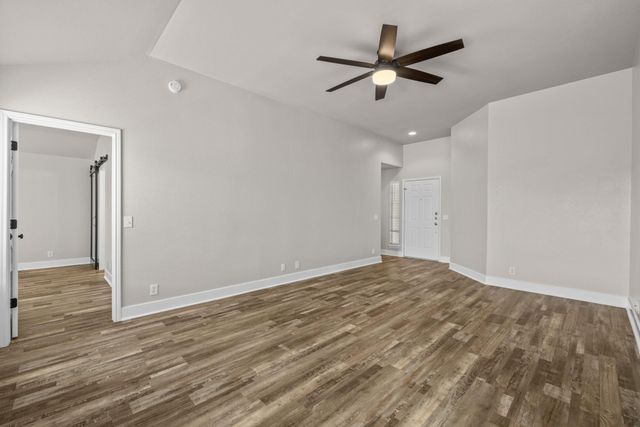 105 Lakemont DR, Hutto, TX 78634