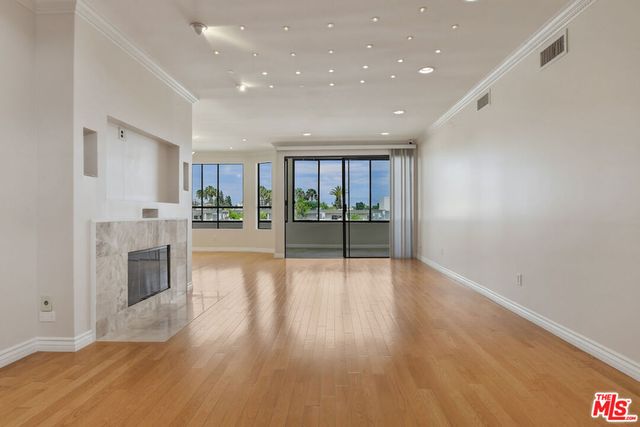 4443 Ventura Canyon Avenue 304, Sherman Oaks, CA 91423