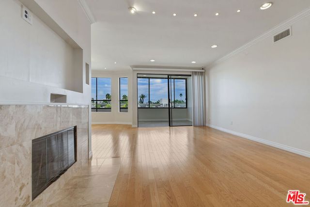 4443 Ventura Canyon Avenue 304, Sherman Oaks, CA 91423