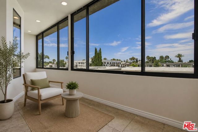 4443 Ventura Canyon Avenue 304, Sherman Oaks, CA 91423