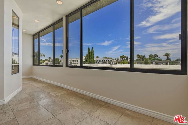 4443 Ventura Canyon Avenue 304, Sherman Oaks, CA 91423