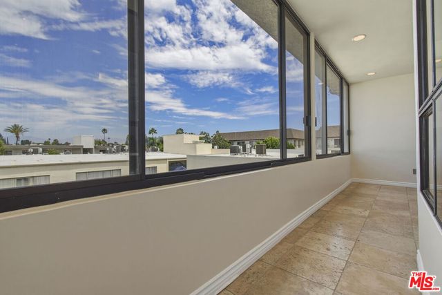 4443 Ventura Canyon Avenue 304, Sherman Oaks, CA 91423