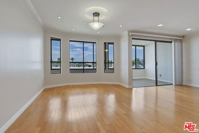 4443 Ventura Canyon Avenue 304, Sherman Oaks, CA 91423