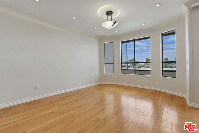 4443 Ventura Canyon Avenue 304, Sherman Oaks, CA 91423
