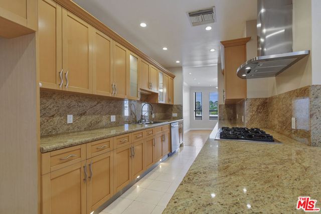 4443 Ventura Canyon Avenue 304, Sherman Oaks, CA 91423