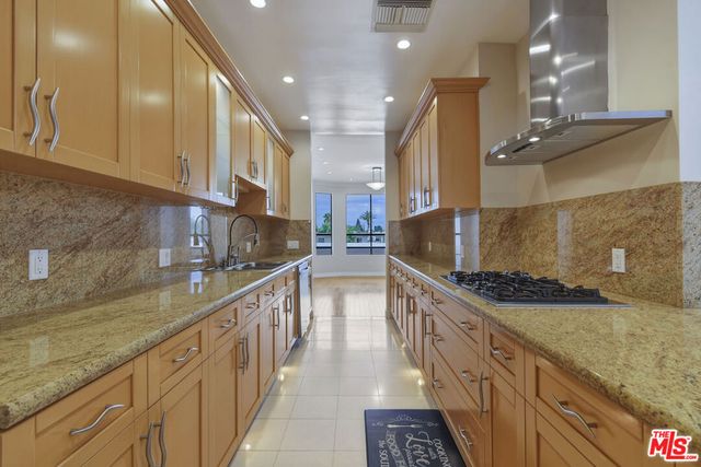 4443 Ventura Canyon Avenue 304, Sherman Oaks, CA 91423