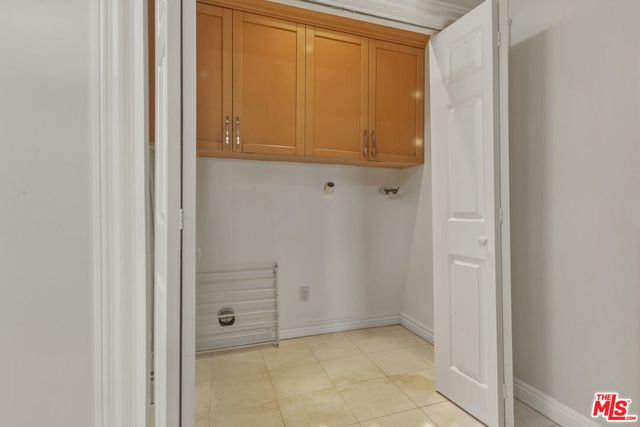 4443 Ventura Canyon Avenue 304, Sherman Oaks, CA 91423