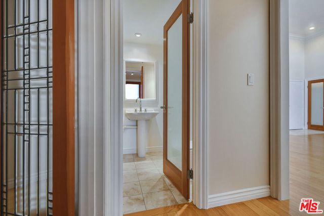 4443 Ventura Canyon Avenue 304, Sherman Oaks, CA 91423