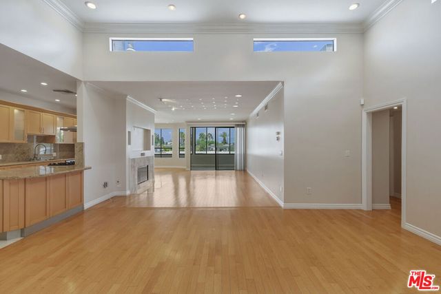 4443 Ventura Canyon Avenue 304, Sherman Oaks, CA 91423