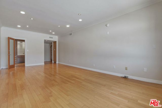 4443 Ventura Canyon Avenue 304, Sherman Oaks, CA 91423