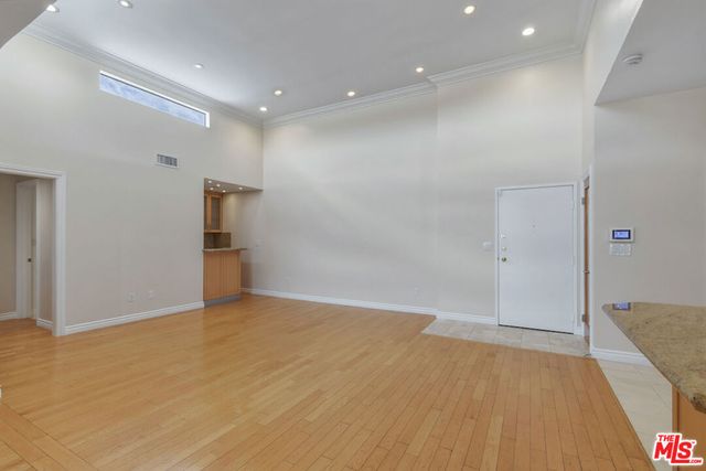 4443 Ventura Canyon Avenue 304, Sherman Oaks, CA 91423