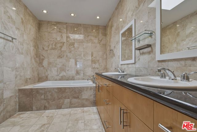 4443 Ventura Canyon Avenue 304, Sherman Oaks, CA 91423